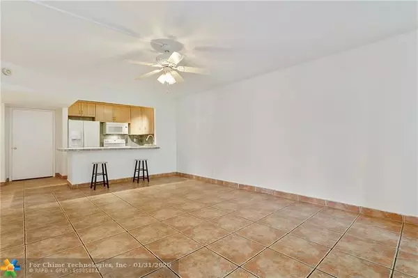 Pompano Beach, FL 33060,253 S Cypress Rd  #209