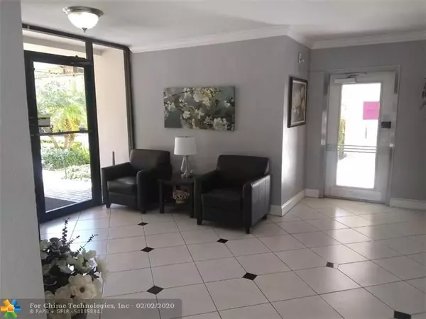 Pompano Beach, FL 33069,2801 N PALM AIRE DR  #107