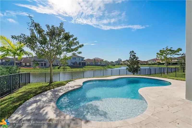 8610 Lakeside Bnd, Parkland, FL 33076