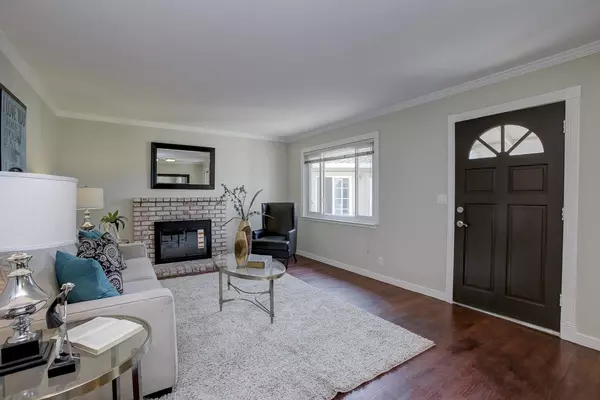 Cupertino, CA 95014,7551 Squirewood Way