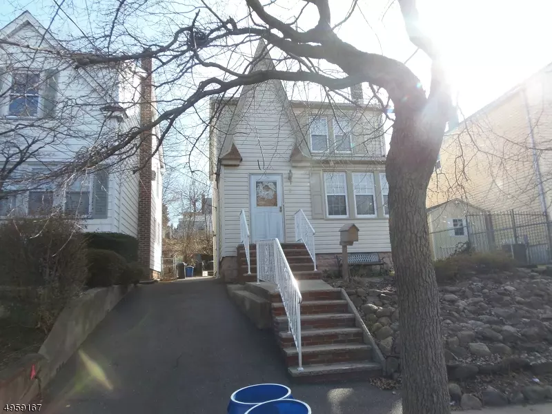 North Arlington Boro, NJ 07031,2 CEDAR ST
