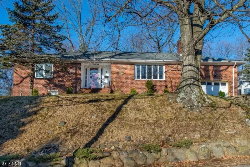 9 LINWOOD TER, Caldwell Boro Twp., NJ 07006