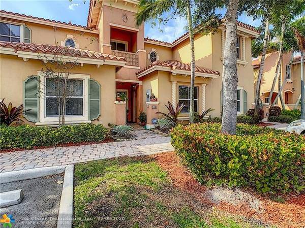 912 SW 143rd Ter, Pembroke Pines, FL 33027