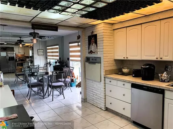 Pompano Beach, FL 33060,461 SW 18th Ct