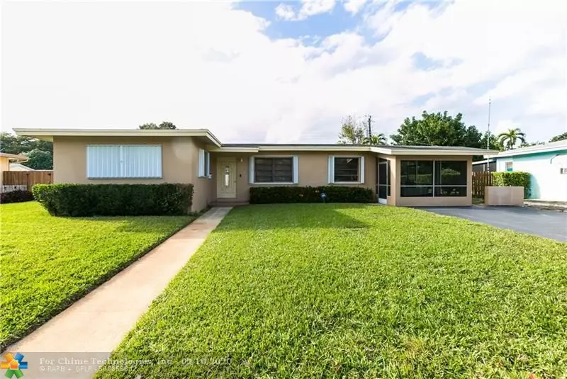 721 Fairway Dr, Plantation, FL 33317