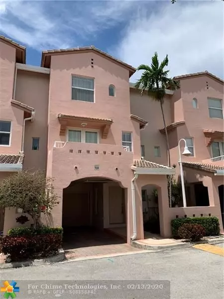 Lauderdale By The Sea, FL 33062,2005 Oceanwalk Ter  #309