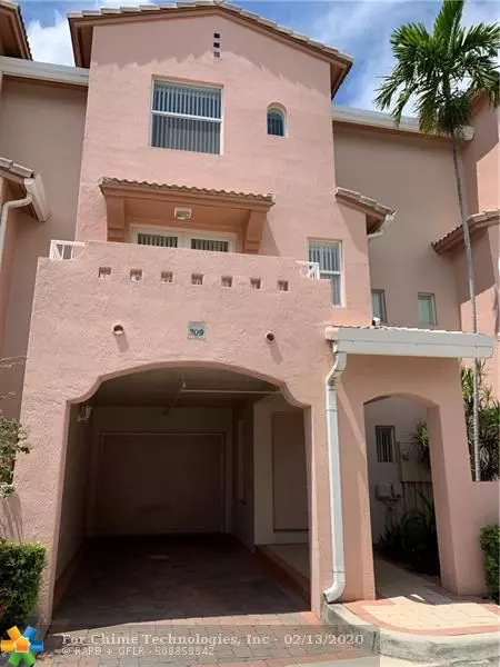 Lauderdale By The Sea, FL 33062,2005 Oceanwalk Ter  #309