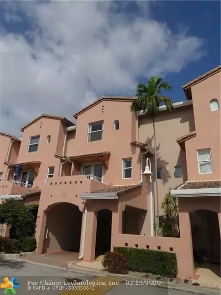 Lauderdale By The Sea, FL 33062,2005 Oceanwalk Ter  #309