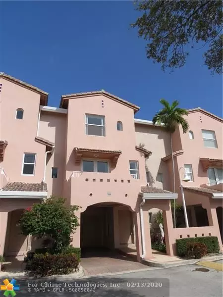 Lauderdale By The Sea, FL 33062,2005 Oceanwalk Ter  #309