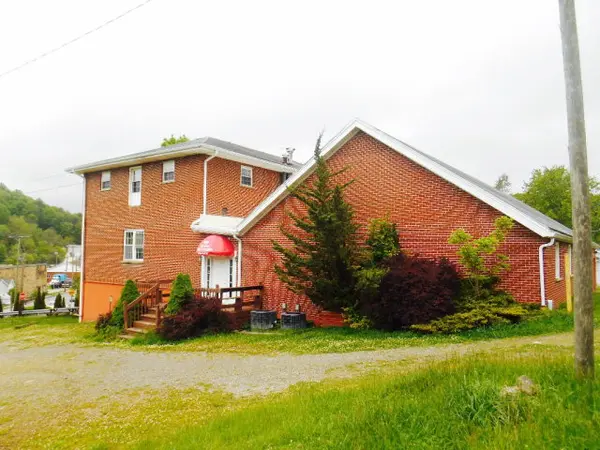 102 SPRUCE LANE, Mabscott, WV 25871