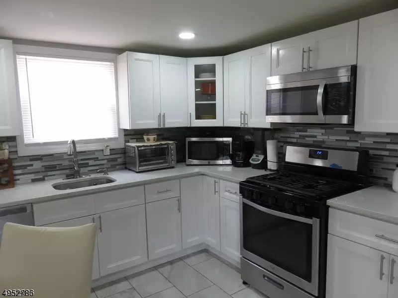 Elizabeth City, NJ 07206,543 E JERSEY ST