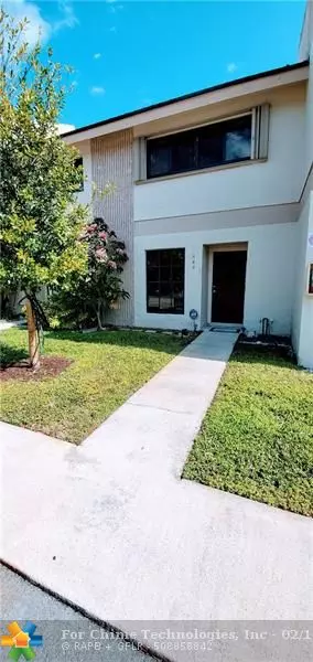 2700 S Oakland Forest Dr  #105, Oakland Park, FL 33309