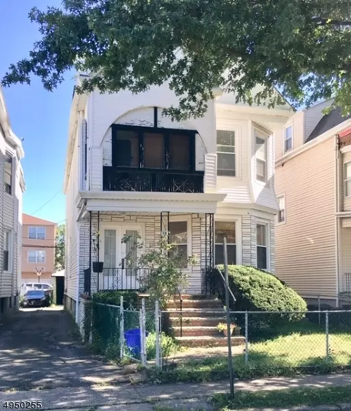 32 CAMBRIDGE ST, East Orange City, NJ 07018