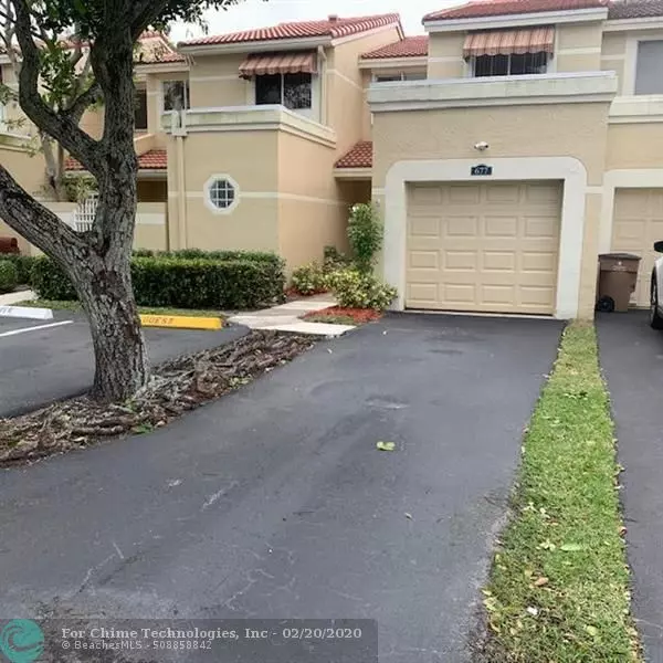 677 Deer Creek Corona Way, Deerfield Beach, FL 33442