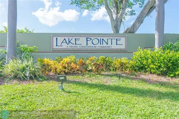 Oakland Park, FL 33309,214 LAKE POINTE DR  #212