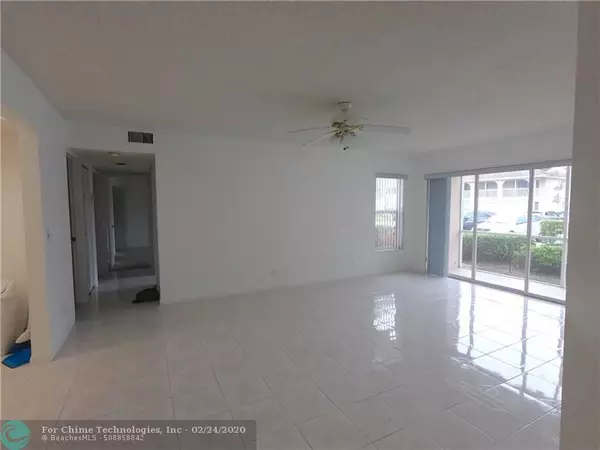 Delray Beach, FL 33446,13830 Oneida Dr  #B1