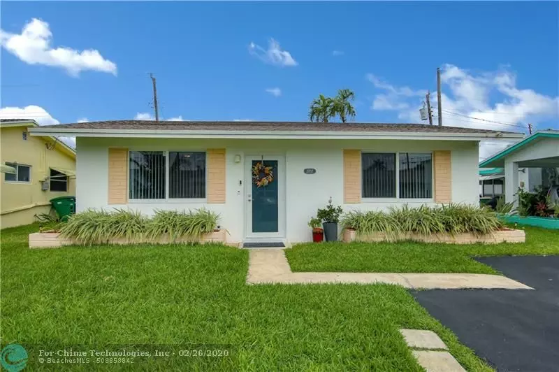 2707 NW 52nd St, Tamarac, FL 33309