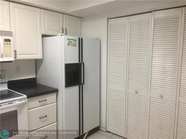 Plantation, FL 33325,11545 Terra Bella Blvd  #28