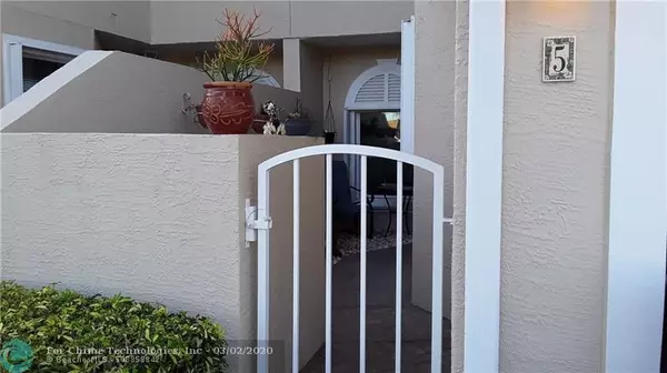 Fort Pierce, FL 34949,3223 S Lakeview Cir  #5