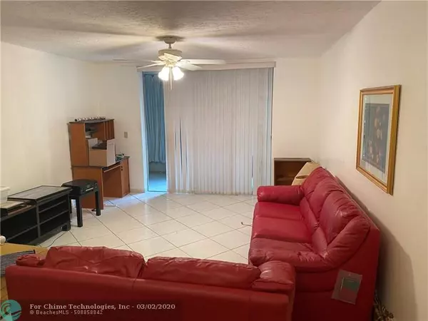 Lauderdale Lakes, FL 33311,2861 Somerset Dr  #216