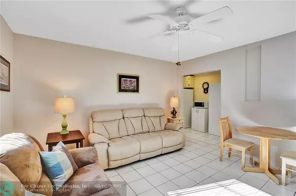 Lauderdale By The Sea, FL 33308,4228 N Ocean Dr  #8