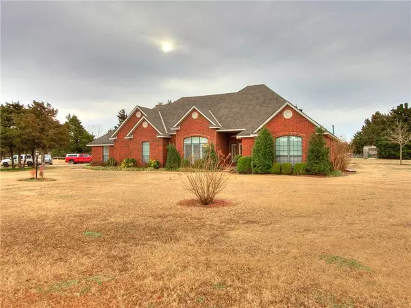 1832 Cedar Trail Drive, Cashion, OK 73016