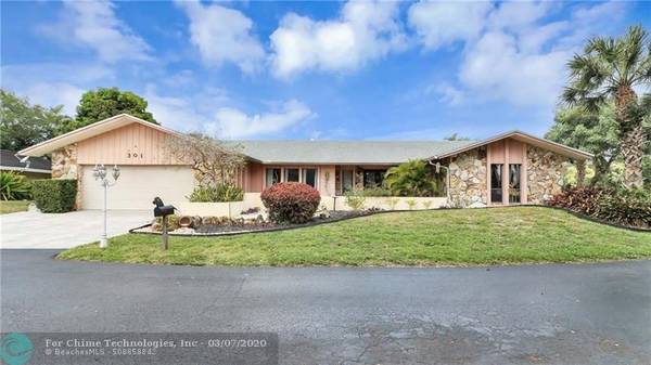 301 Jacaranda Dr,  Plantation,  FL 33324