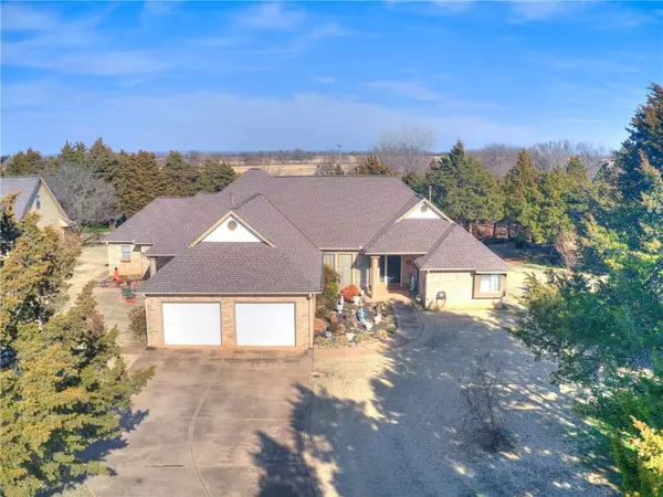 2140 Cedar Ridge Drive, Cashion, OK 73016