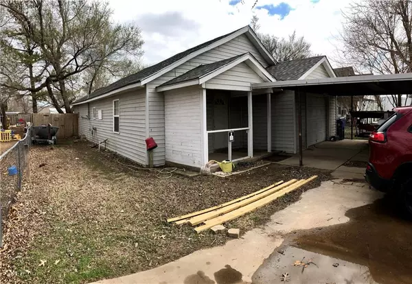 308 SW 6th Street, Minco, OK 73059