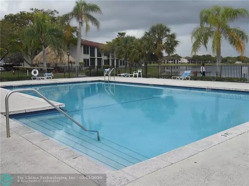 218 Lake Pointe Dr  #106, Oakland Park, FL 33309