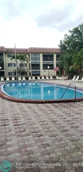 Pompano Beach, FL 33060,255 S Cypress Rd  #302