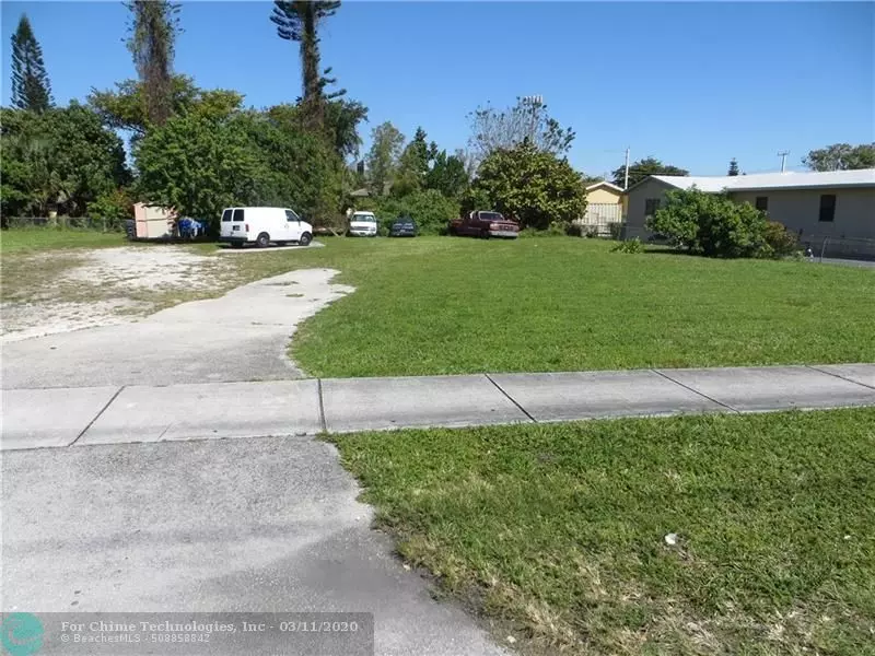 4217 SW 19th St, West Park, FL 33023