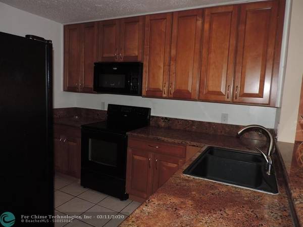 Sunrise, FL 33351,10039 Winding Lake Rd  #204