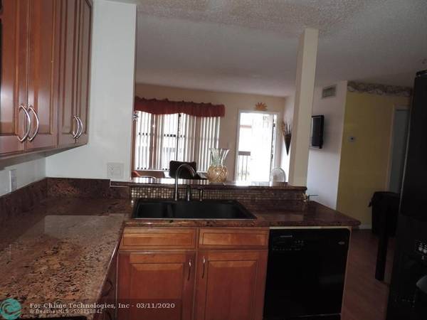 Sunrise, FL 33351,10039 Winding Lake Rd  #204