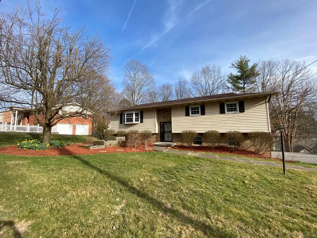 612 PIKEVIEW DRIVE, Beckley, WV 25801