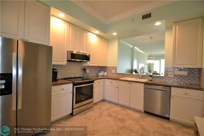 4 Harbour Isle Drive East  #104, Hutchinson Island, FL 34949