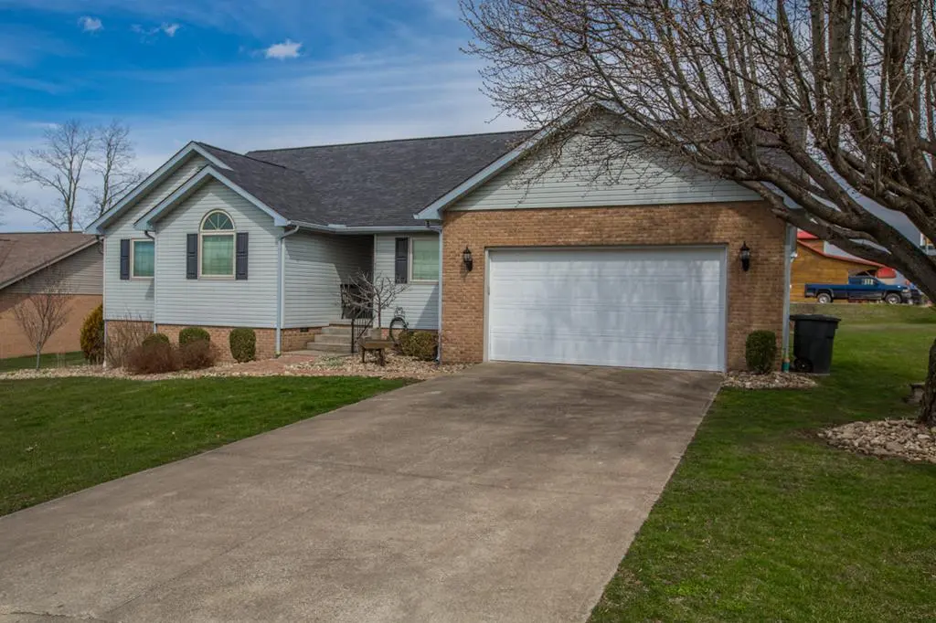541 QUIET OAK STREET, Beaver, WV 25813