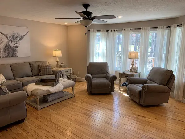 319 FAR COUNTRY DRIVE, Daniels, WV 25832