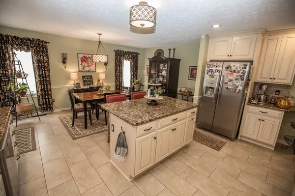 541 QUIET OAK STREET, Beaver, WV 25813