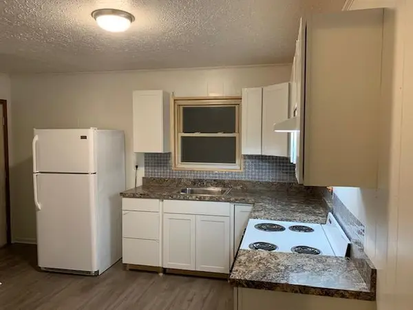 100 BUNCH STREET, Oak Hill, WV 25901