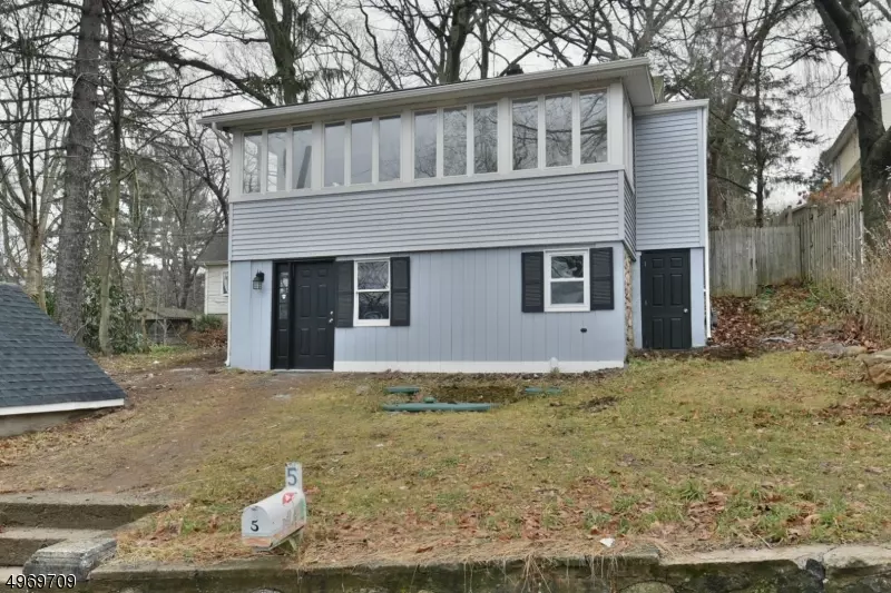 5 PEQUOT RD, Ringwood Boro, NJ 07456