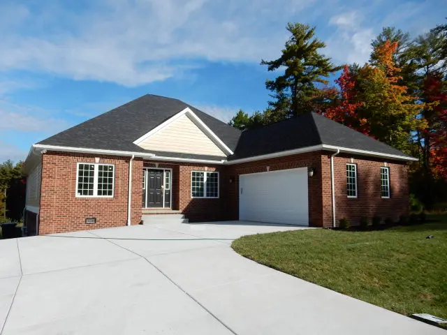 1021 EDWARD DRIVE, Daniels, WV 25832