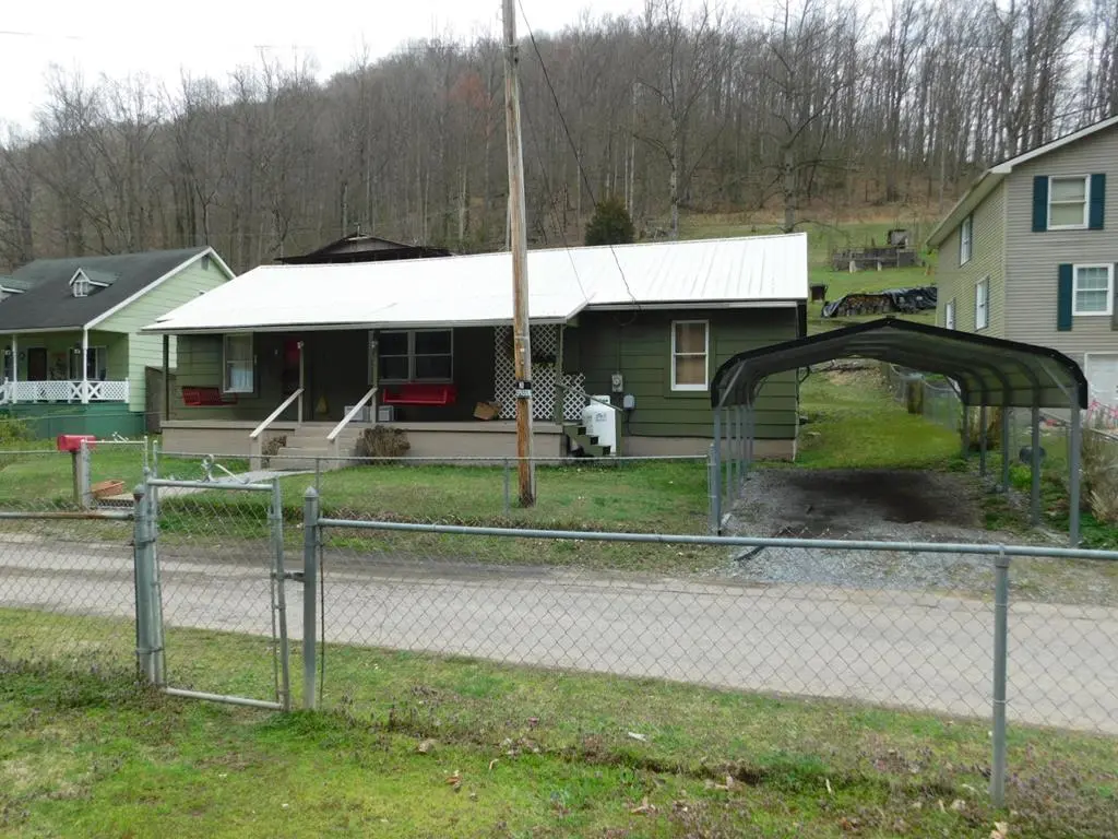 16 SAPPHIRE LANE, Gilbert, WV 25621