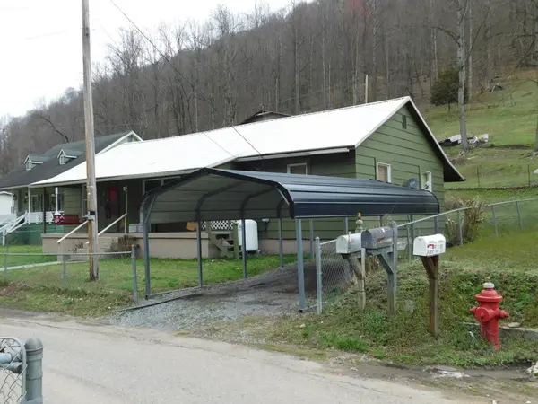 16 SAPPHIRE LANE, Gilbert, WV 25621