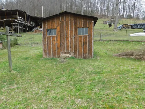 16 SAPPHIRE LANE, Gilbert, WV 25621
