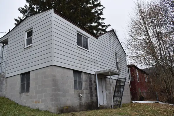 121 CLYBURN STREET, Beckley, WV 25801