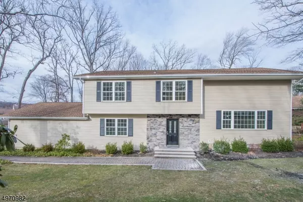 4 SPRING HILL CT, Randolph Twp., NJ 07869