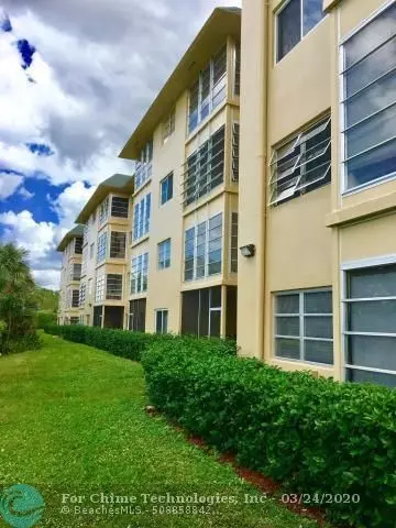 Deerfield Beach, FL 33064,941 CRYSTAL LAKE DR  #314