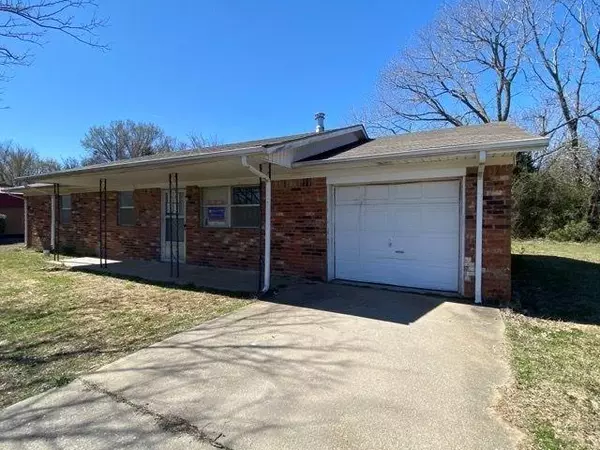 3601 Governor Harris Drive, Ada, OK 74820