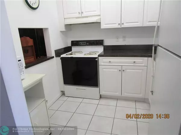 Sunrise, FL 33322,8881 Sunrise Lakes Blvd  #207